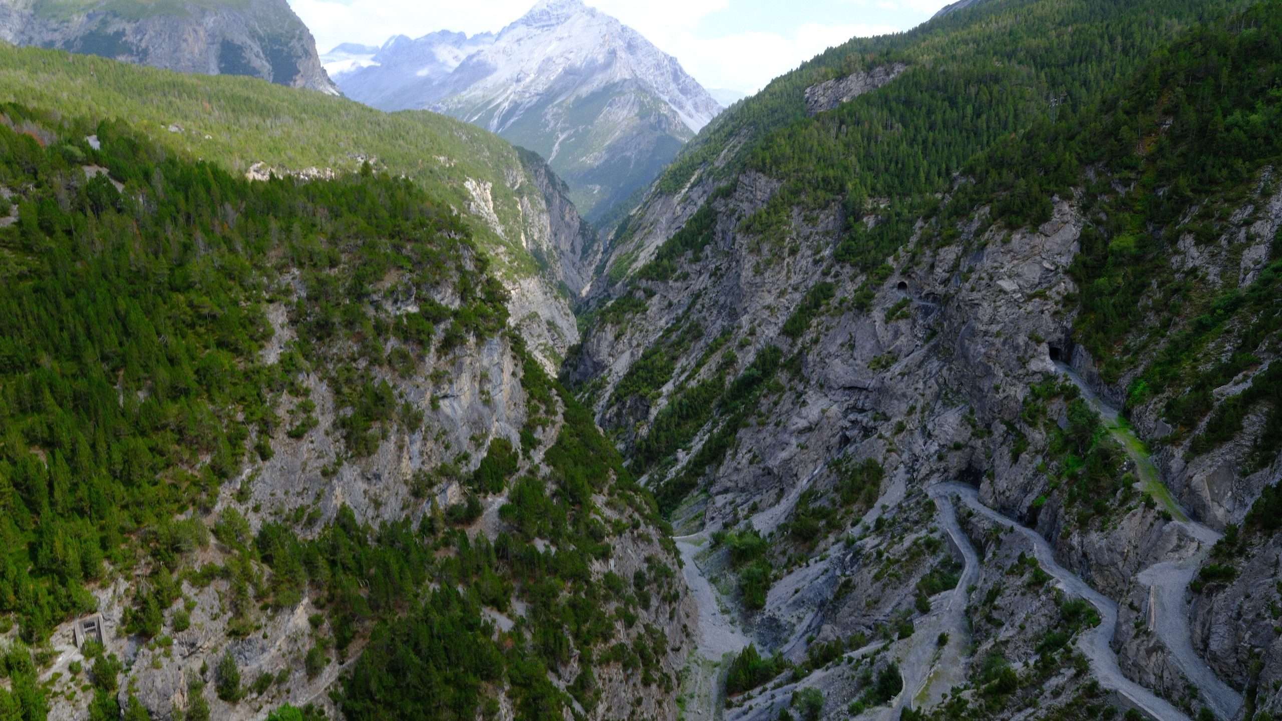 Rocky mountain gorge near the Cancano lakes